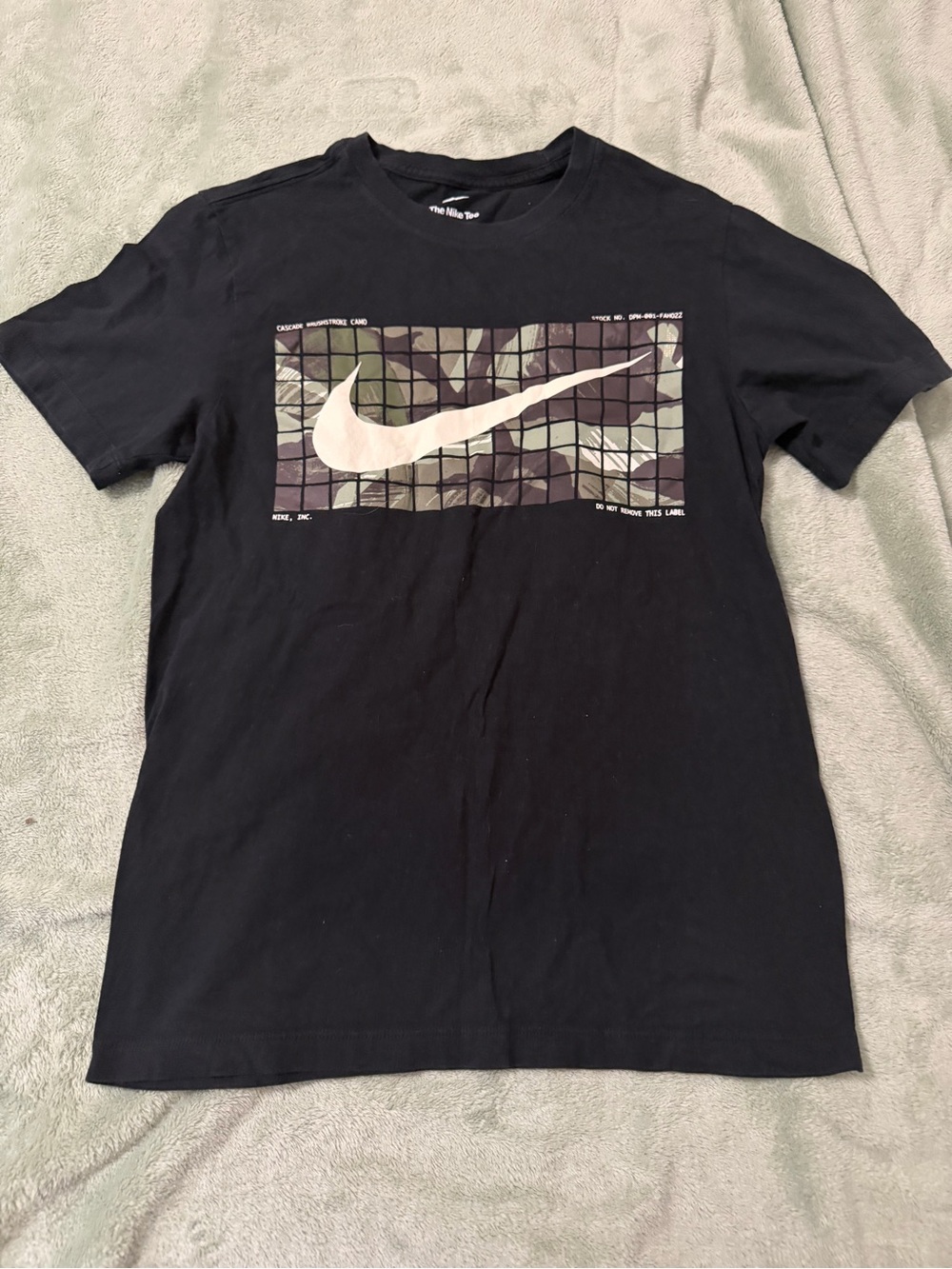 Nike The Nike Tee Men’s Small Black Camo Swoosh Graphic T-Shirt